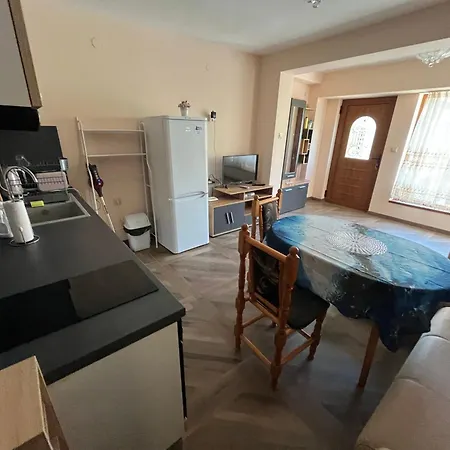 Apartment Peevi *